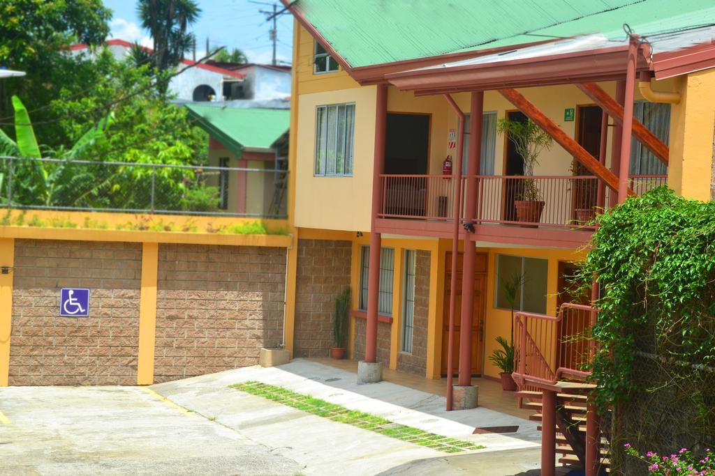 Hotel La Villa Quesada  Buitenkant foto