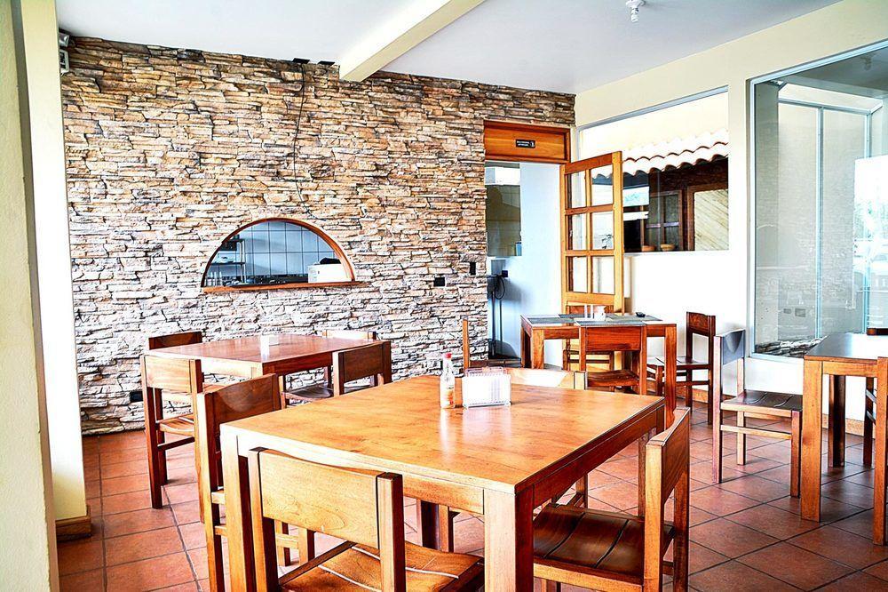 Hotel La Villa Quesada  Buitenkant foto