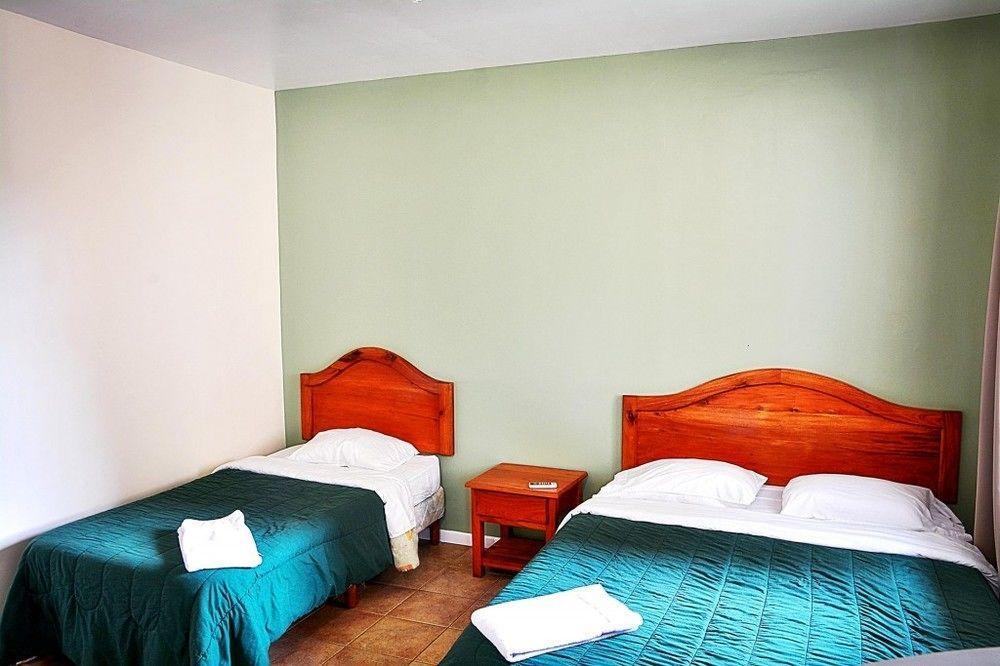 Hotel La Villa Quesada  Buitenkant foto