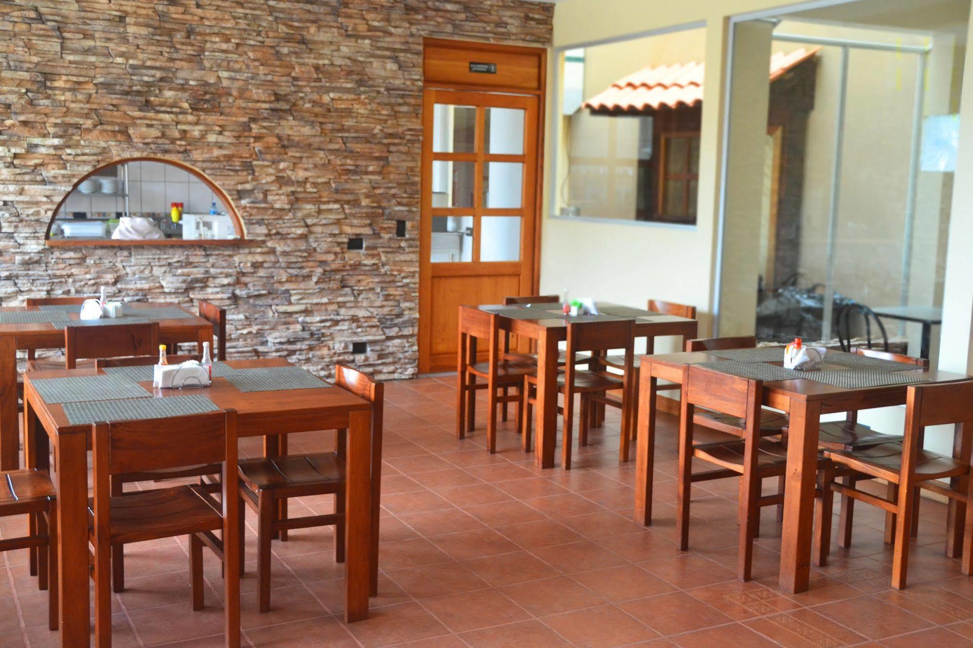 Hotel La Villa Quesada  Buitenkant foto