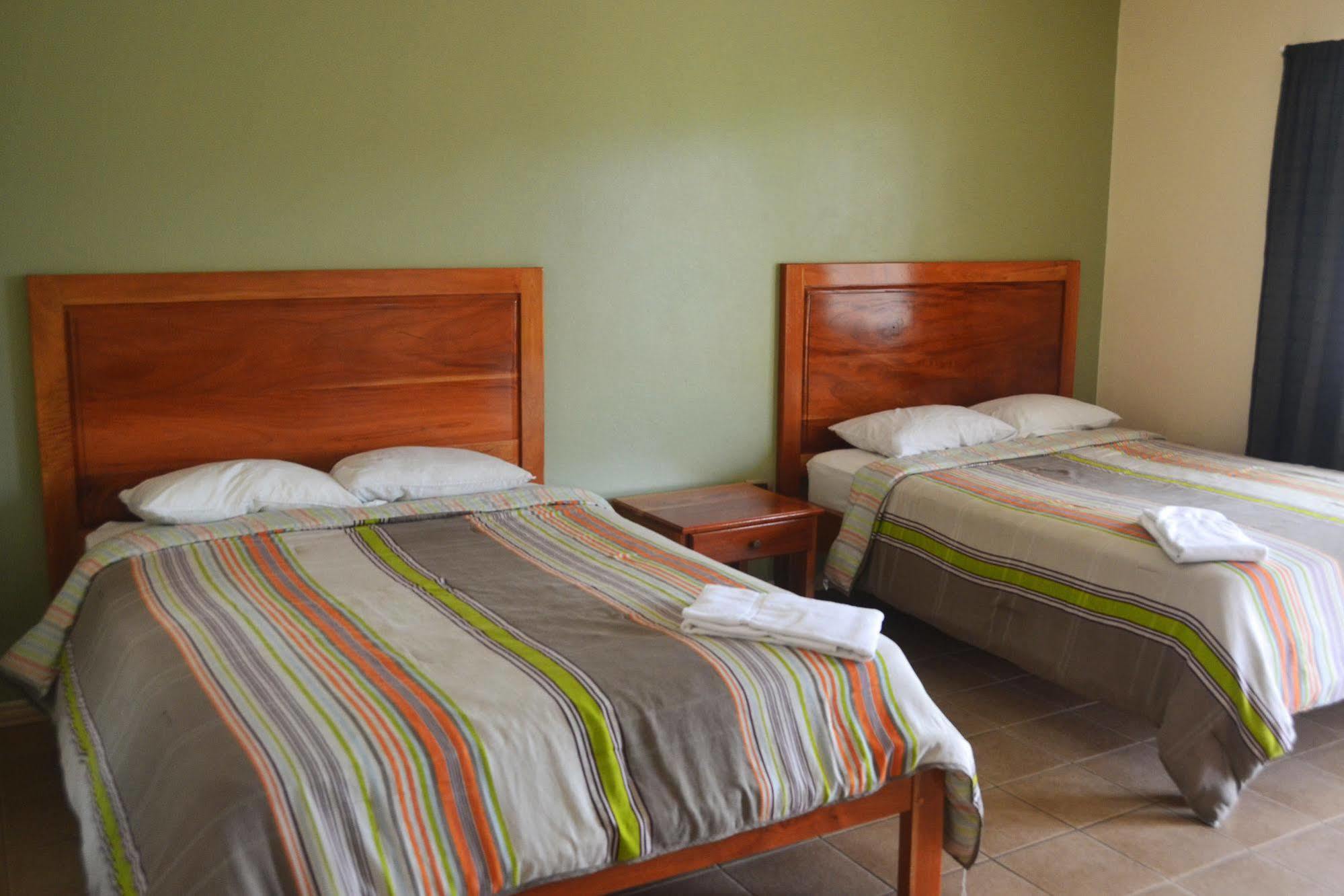 Hotel La Villa Quesada  Buitenkant foto