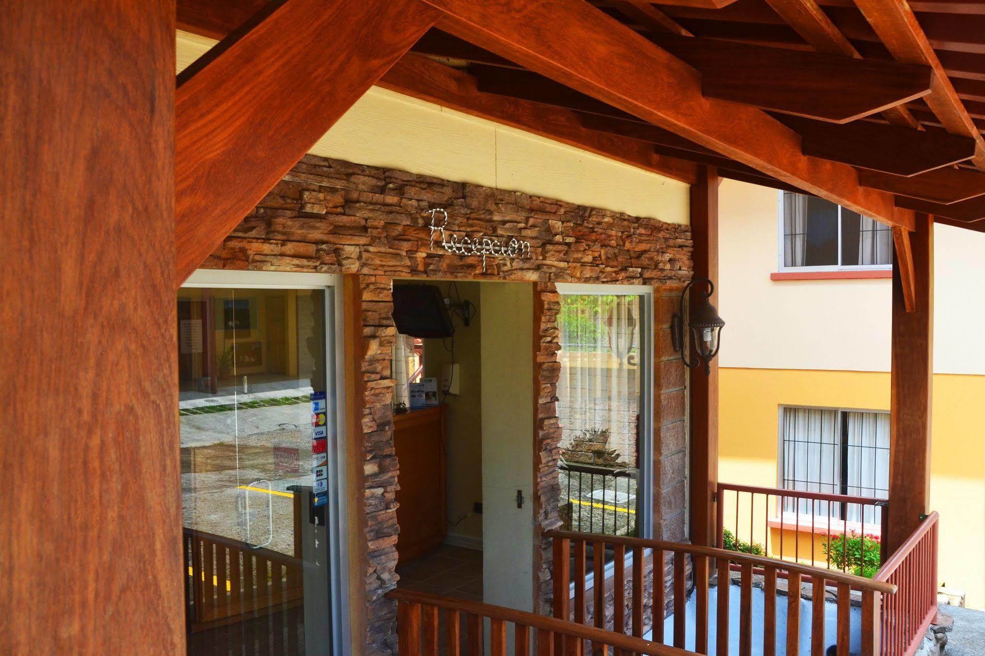 Hotel La Villa Quesada  Buitenkant foto