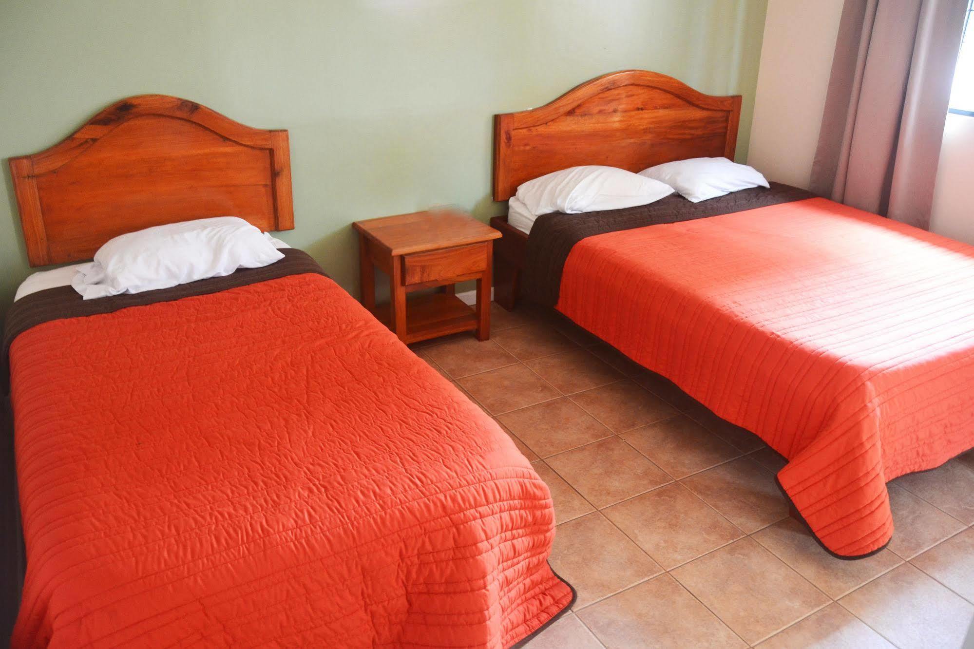 Hotel La Villa Quesada  Buitenkant foto