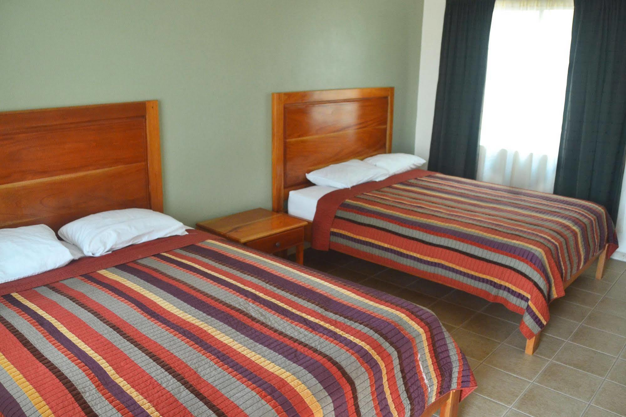 Hotel La Villa Quesada  Buitenkant foto